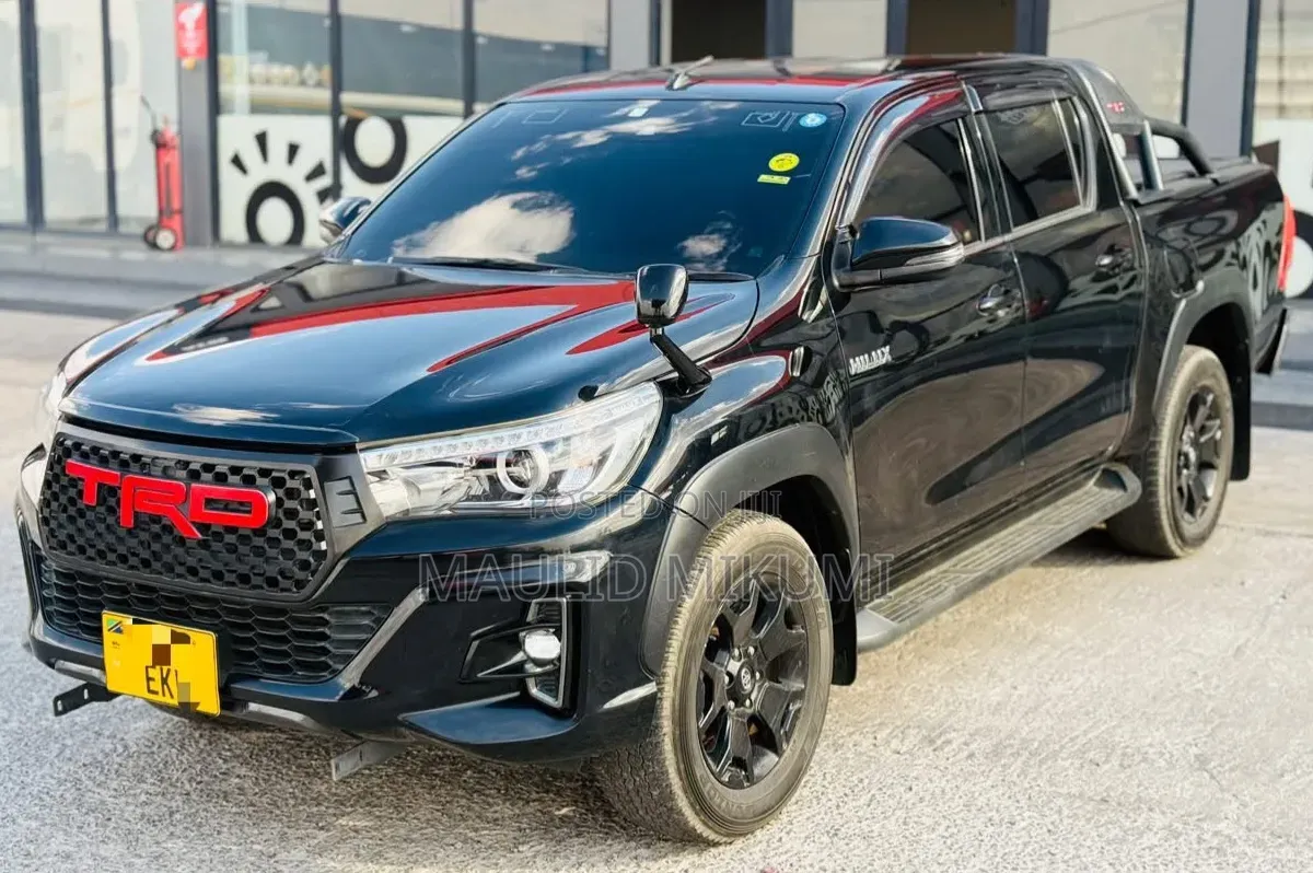 Toyota Hilux 2020 Black