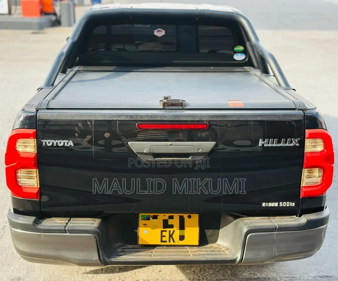 Toyota Hilux 2020 Black