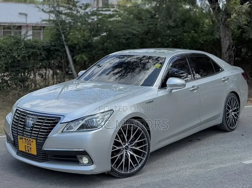 Toyota Crown 2015 Silver