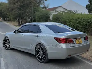 Toyota Crown 2015 Silver