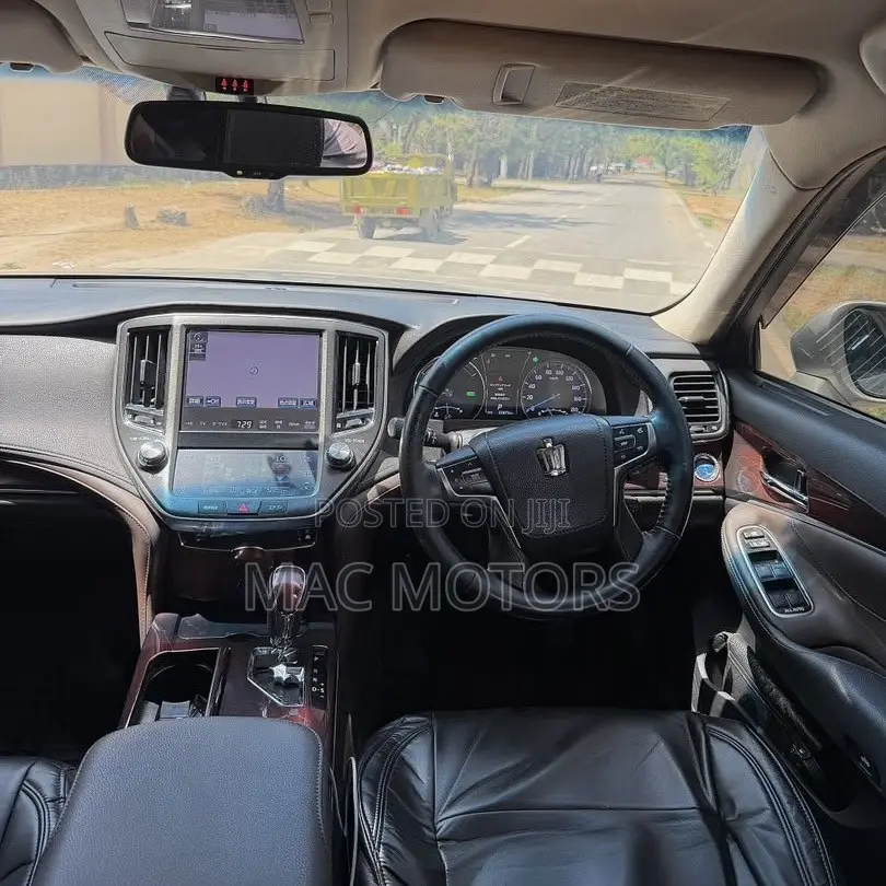 Toyota Crown 2015 Silver
