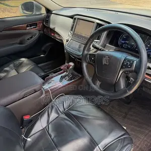 Toyota Crown 2015 Silver