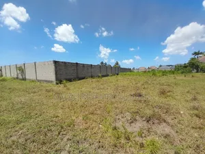 Kiwanja Kinauzwa Kigamboni Kibada