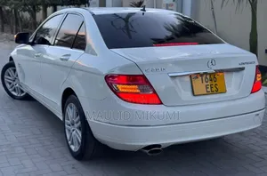 Mercedes-Benz C-Class 2009 White