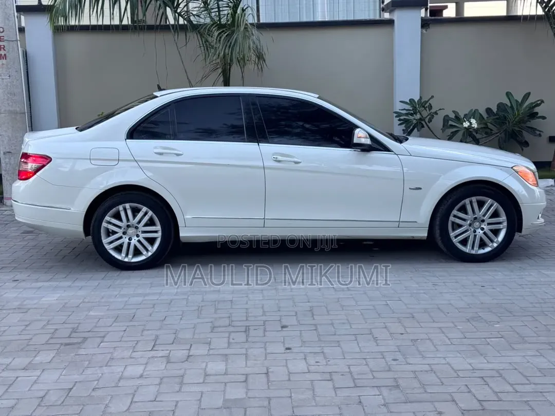 Mercedes-Benz C-Class 2009 White