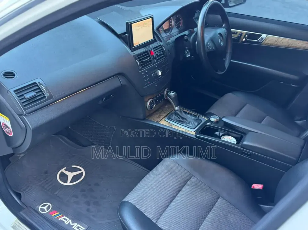 Mercedes-Benz C-Class 2009 White