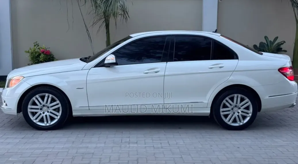 Mercedes-Benz C-Class 2009 White