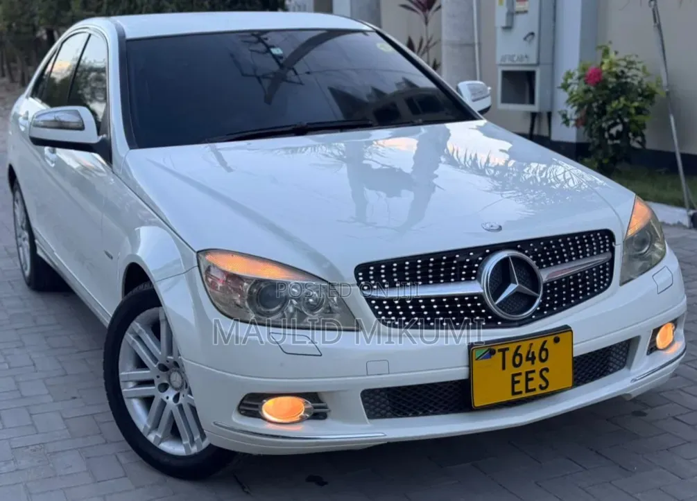 Mercedes-Benz C-Class 2009 White