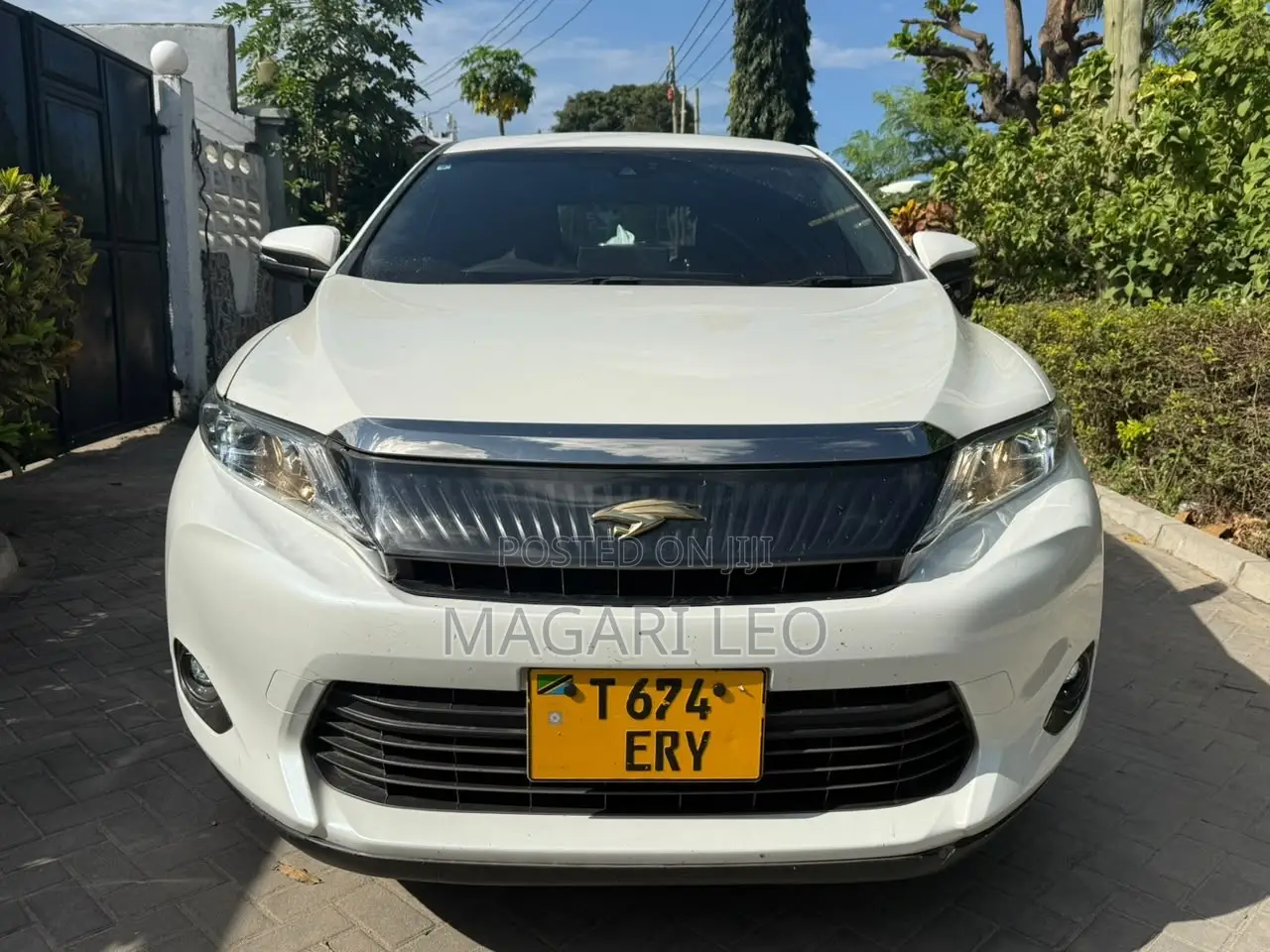 Toyota Harrier 2.0 2015 White