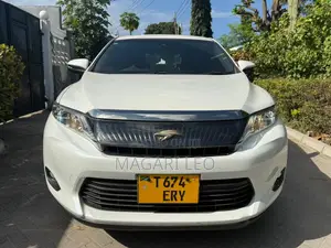 Toyota Harrier 2.0 2015 White
