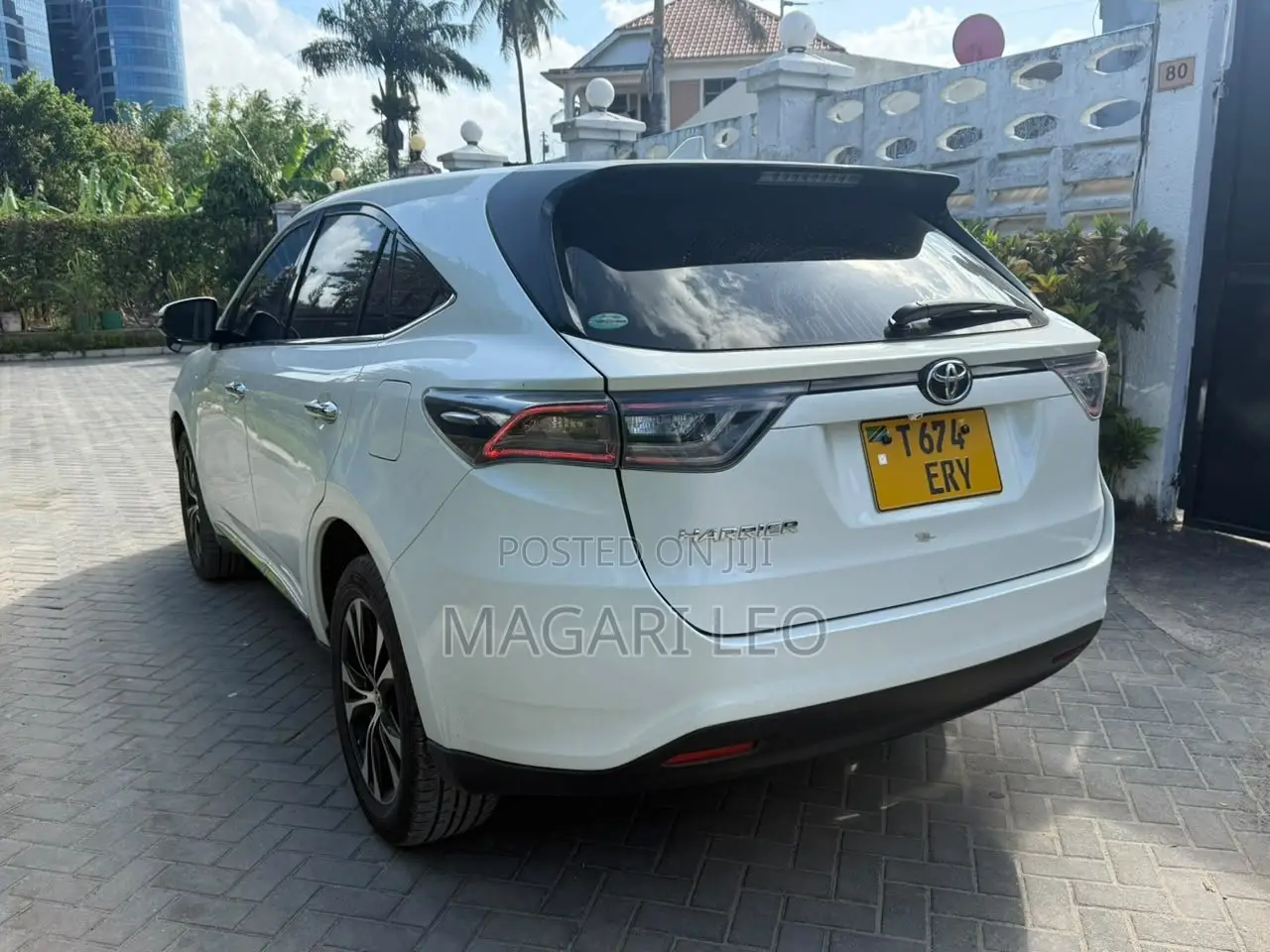 Toyota Harrier 2.0 2015 White