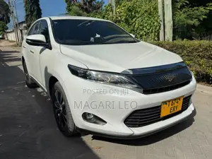 Toyota Harrier 2.0 2015 White