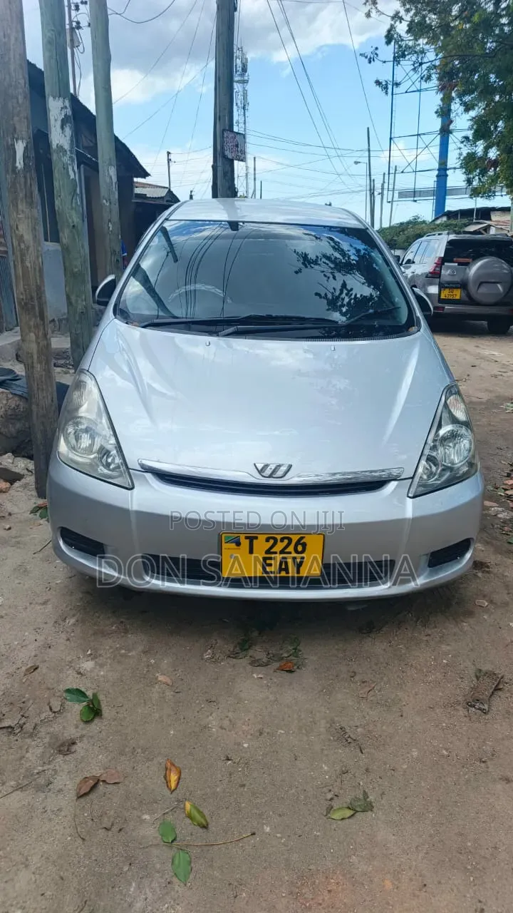 Toyota Wish 2005 Silver