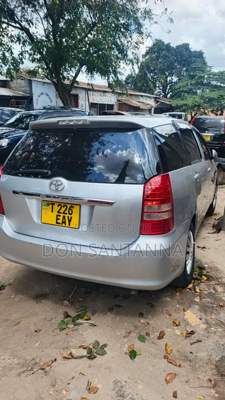 Toyota Wish 2005 Silver