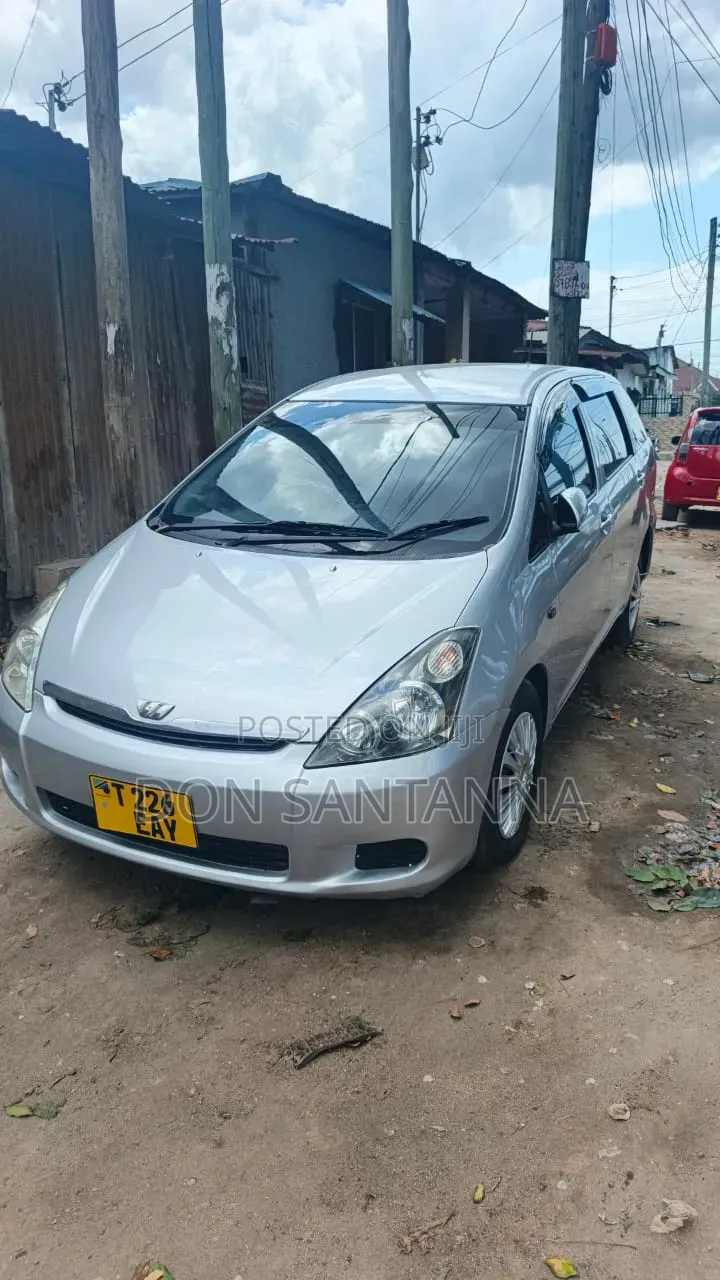 Toyota Wish 2005 Silver