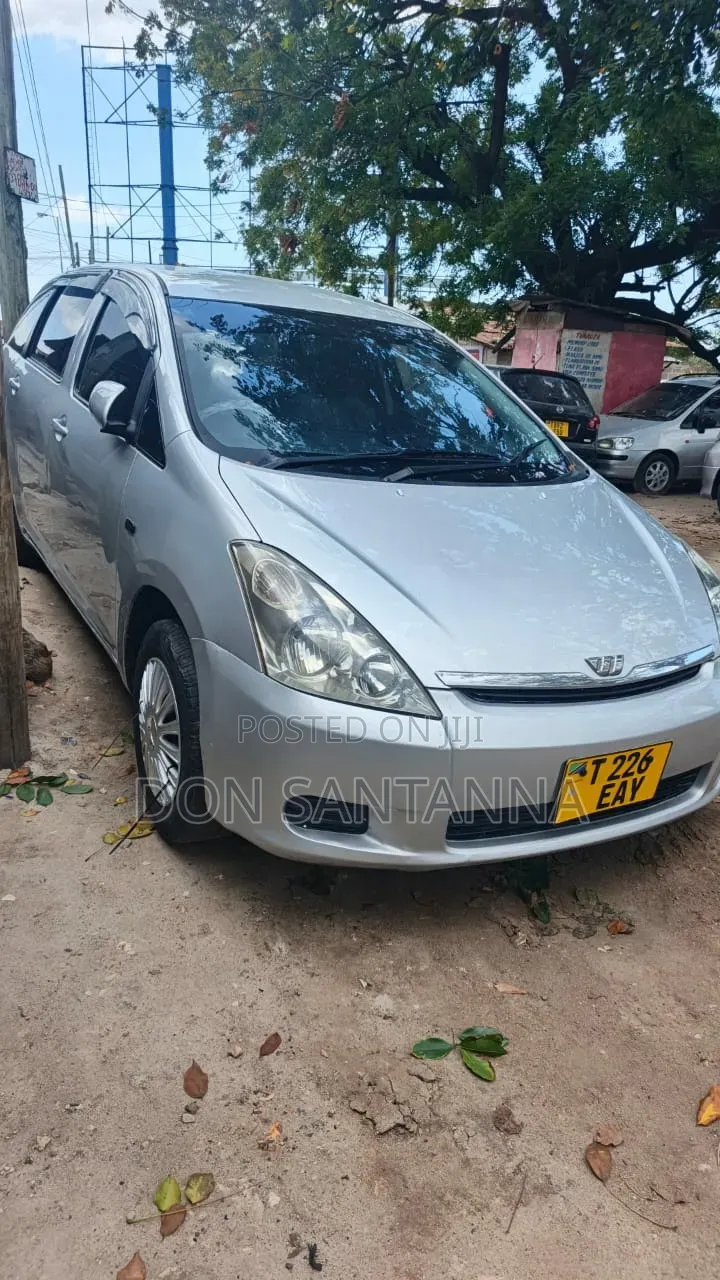 Toyota Wish 2005 Silver