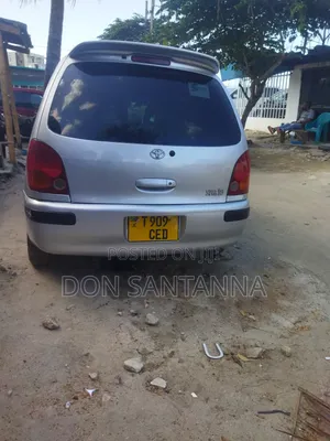 Toyota Corolla Spacio 2000 Silver