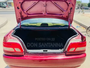 Toyota Carina 2000 Red