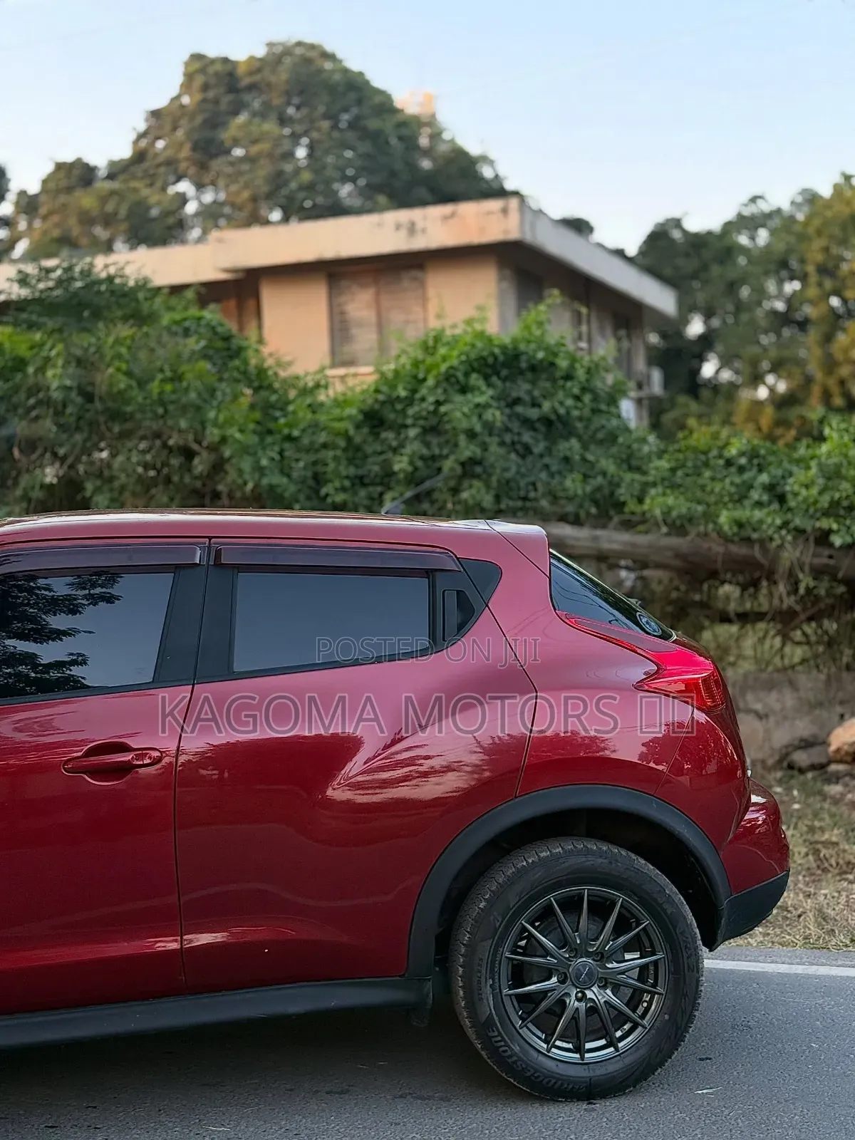 Nissan Juke 2011 Maroon