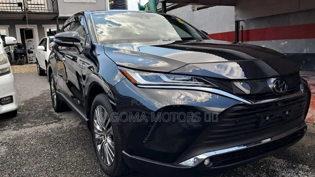 Toyota Harrier 2022 Black