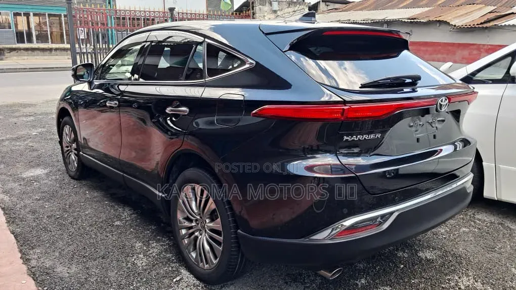 Toyota Harrier 2022 Black