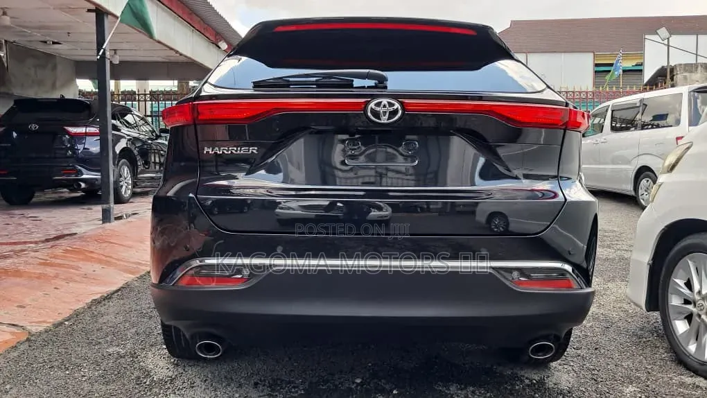 Toyota Harrier 2022 Black