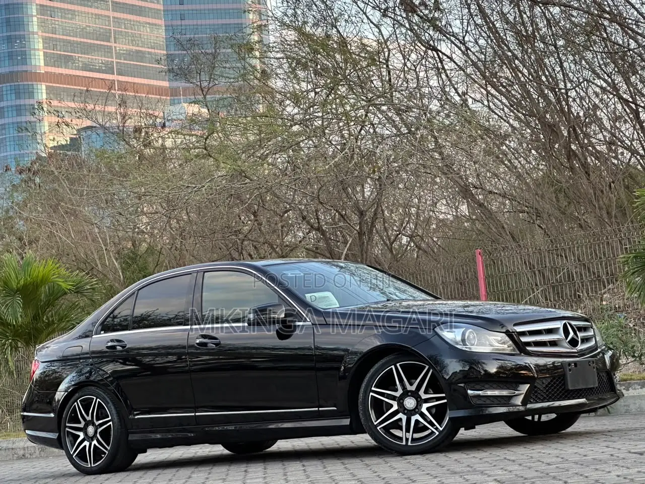 Mercedes-Benz C200 2013 Black
