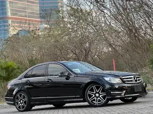 Mercedes-Benz C200 2013 Black