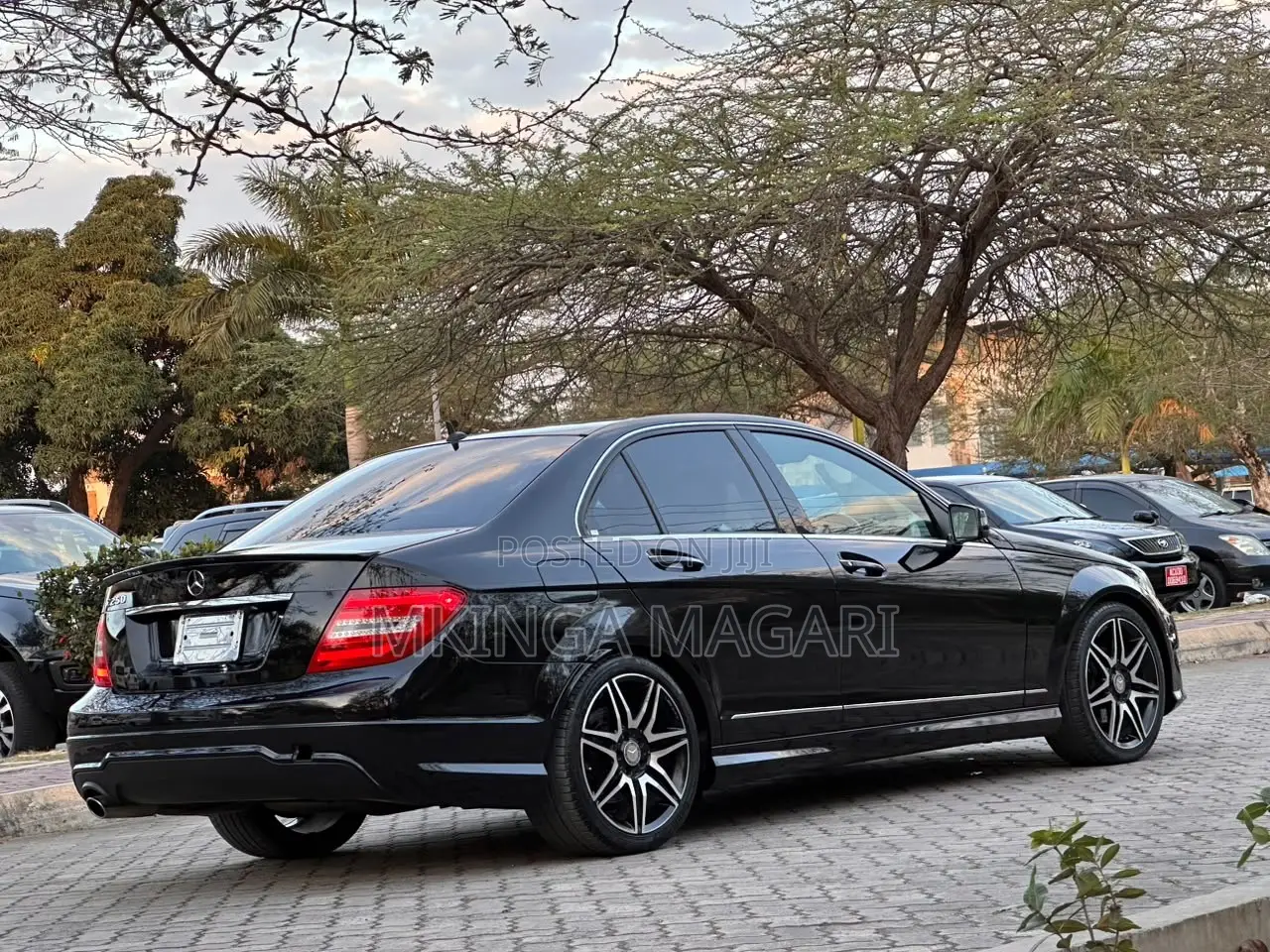 Mercedes-Benz C200 2013 Black