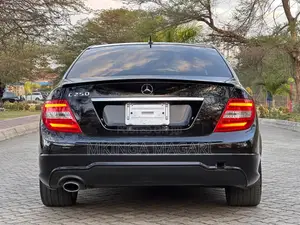 Mercedes-Benz C200 2013 Black
