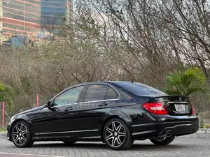 Mercedes-Benz C200 2013 Black