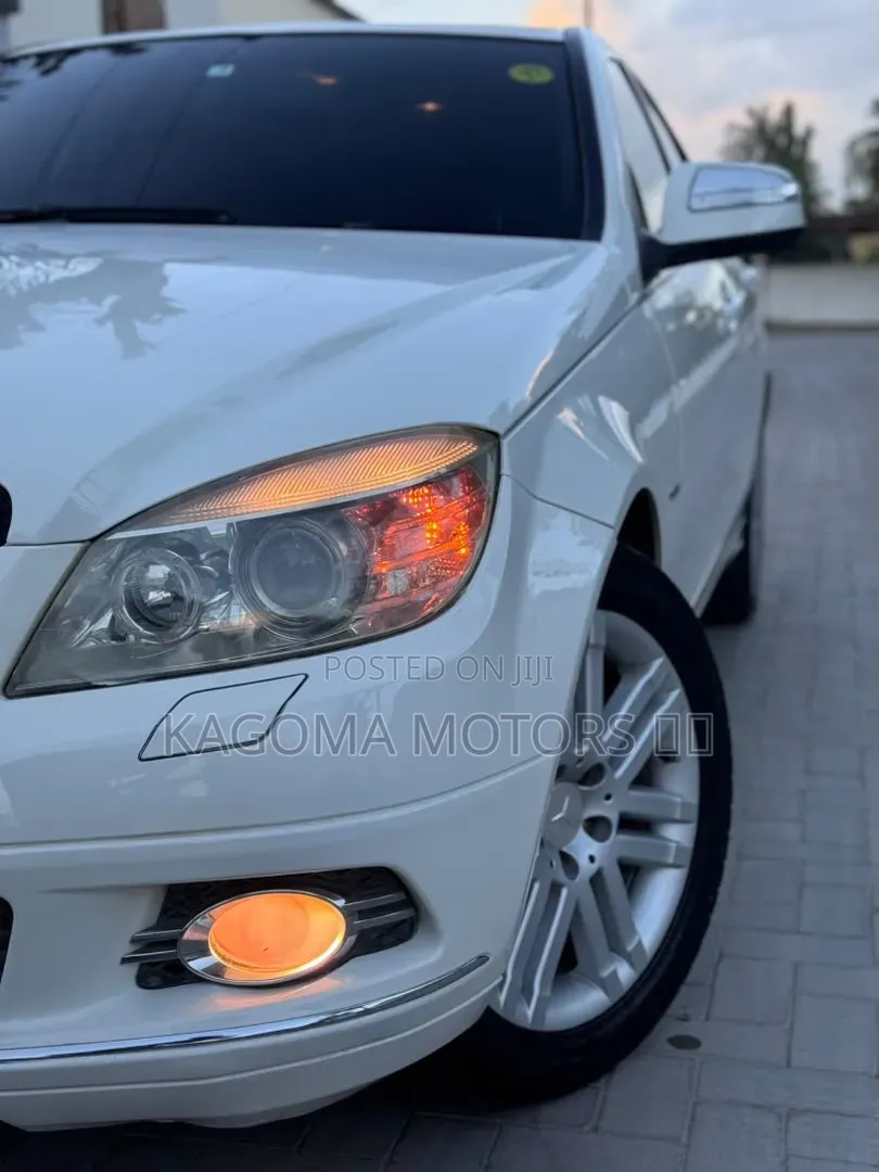 Mercedes-Benz C-Class 2009 White