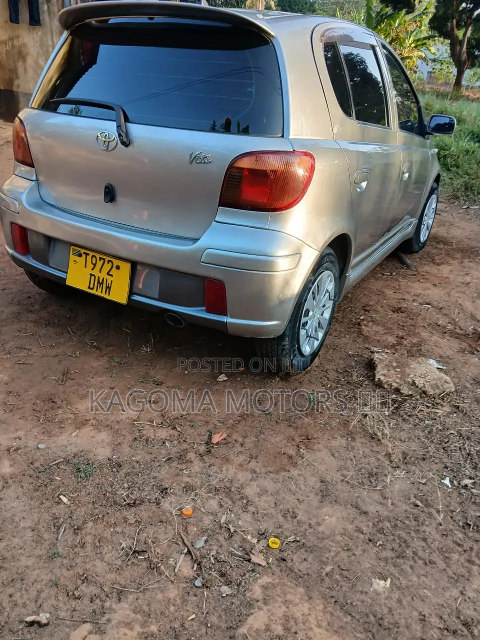 Toyota Vitz 2004 Silver