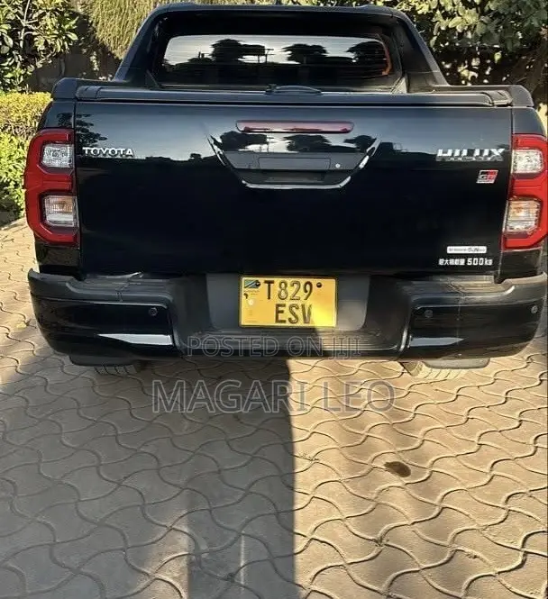 Toyota Hilux Revo Double Cab Deisel 2.8 AWD 2021 Black