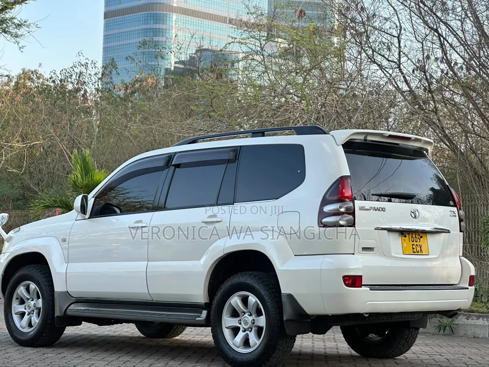 Toyota Land Cruiser Prado 2006 White