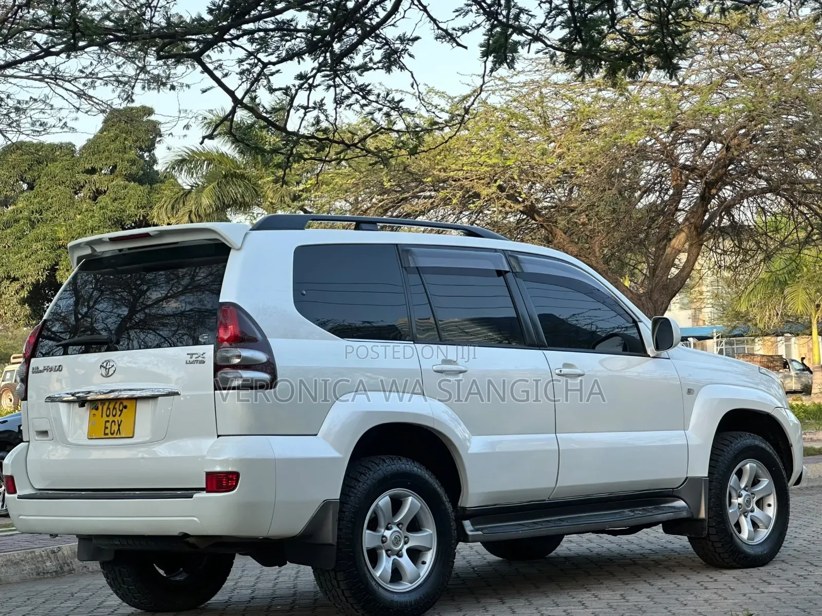 Toyota Land Cruiser Prado 2006 White