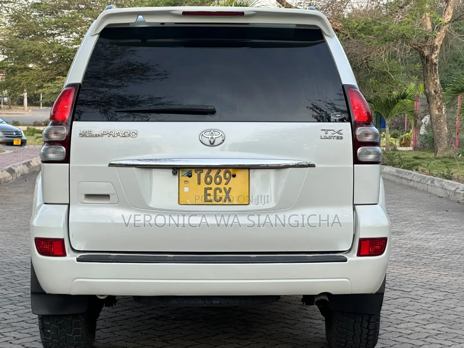 Toyota Land Cruiser Prado 2006 White