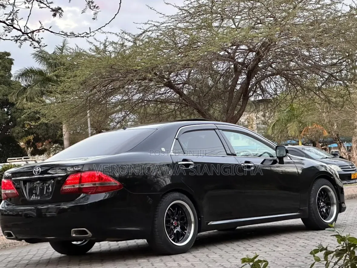 Toyota Crown 2008 Black
