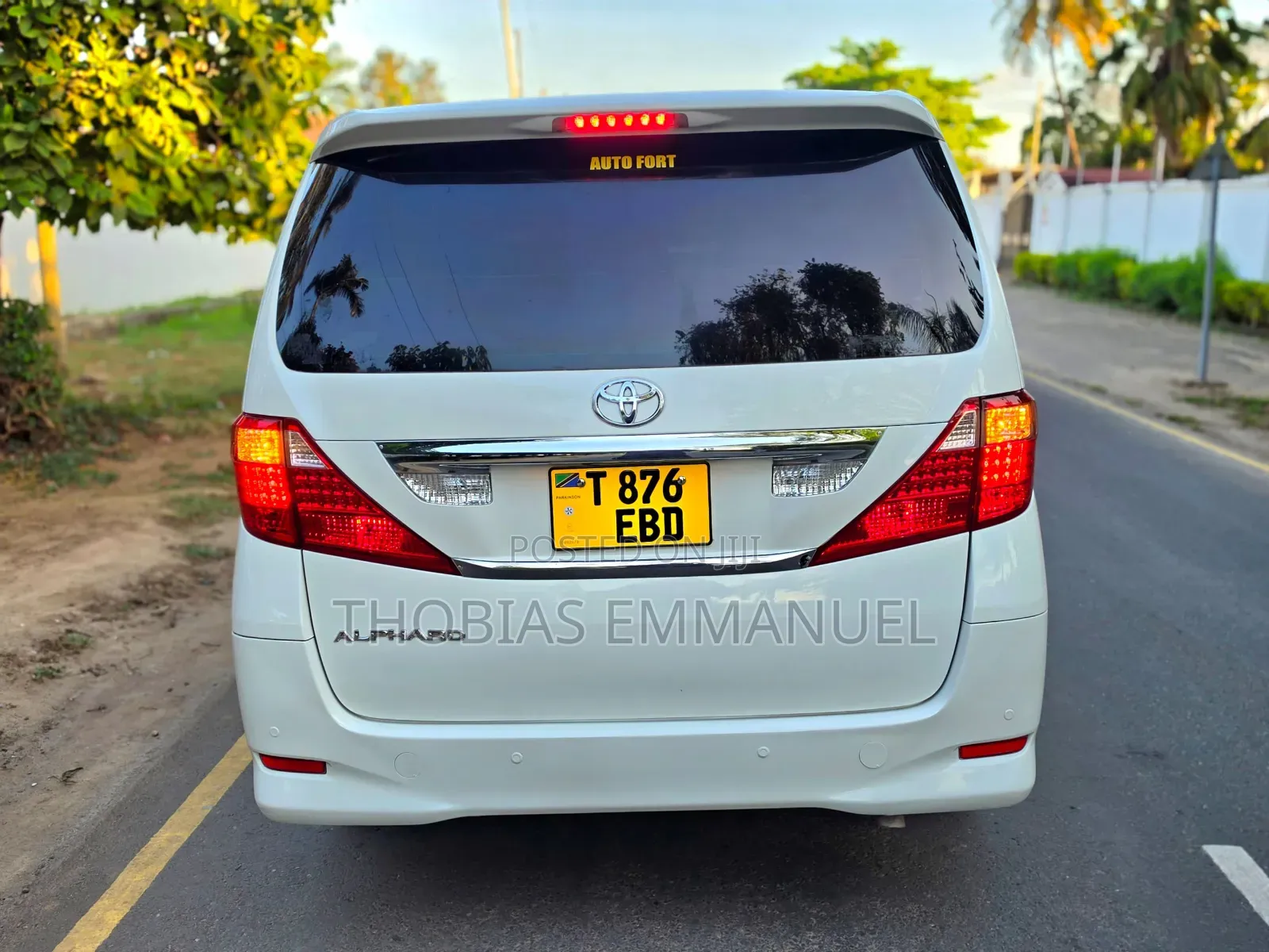 Toyota Alphard 2010 White
