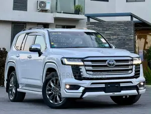 Toyota Land Cruiser 2023 White