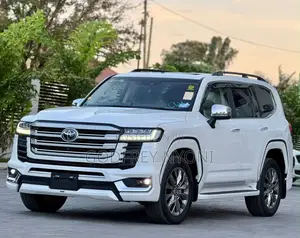 Toyota Land Cruiser 2023 White