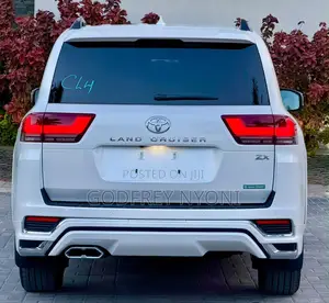 Toyota Land Cruiser 2023 White
