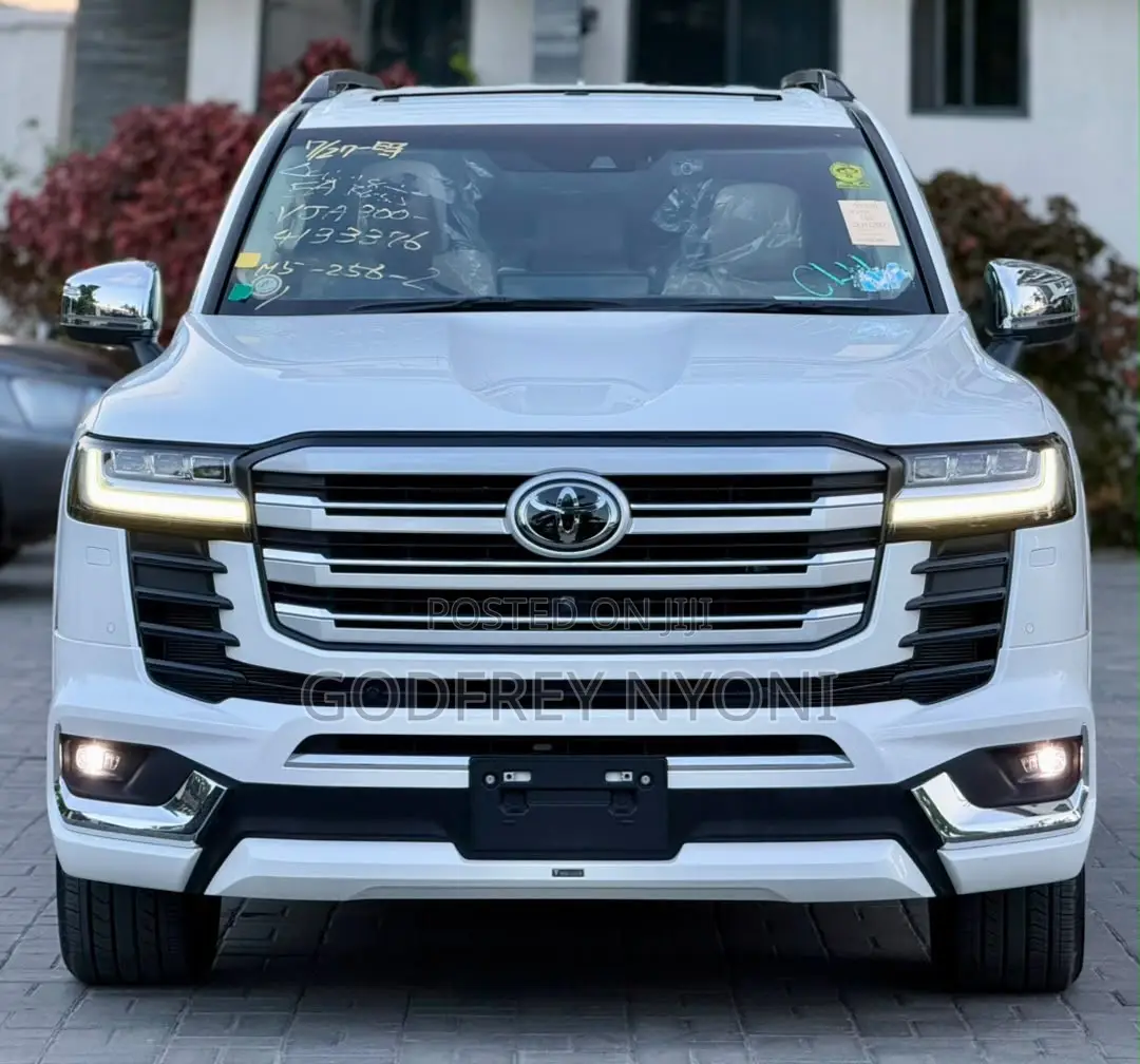 Toyota Land Cruiser 2023 White