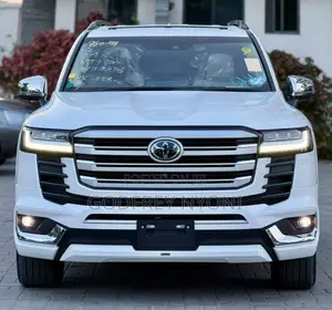 Toyota Land Cruiser 2023 White