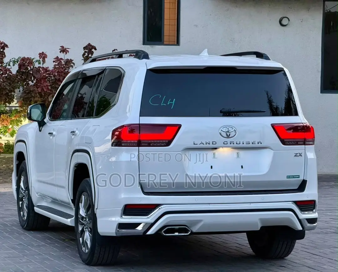 Toyota Land Cruiser 2023 White