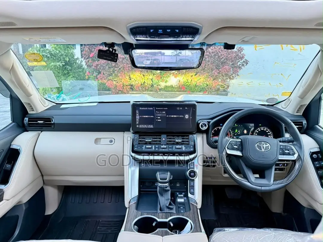 Toyota Land Cruiser 2023 White