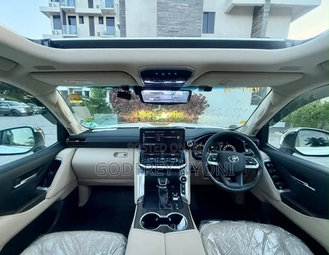 Toyota Land Cruiser 2023 White
