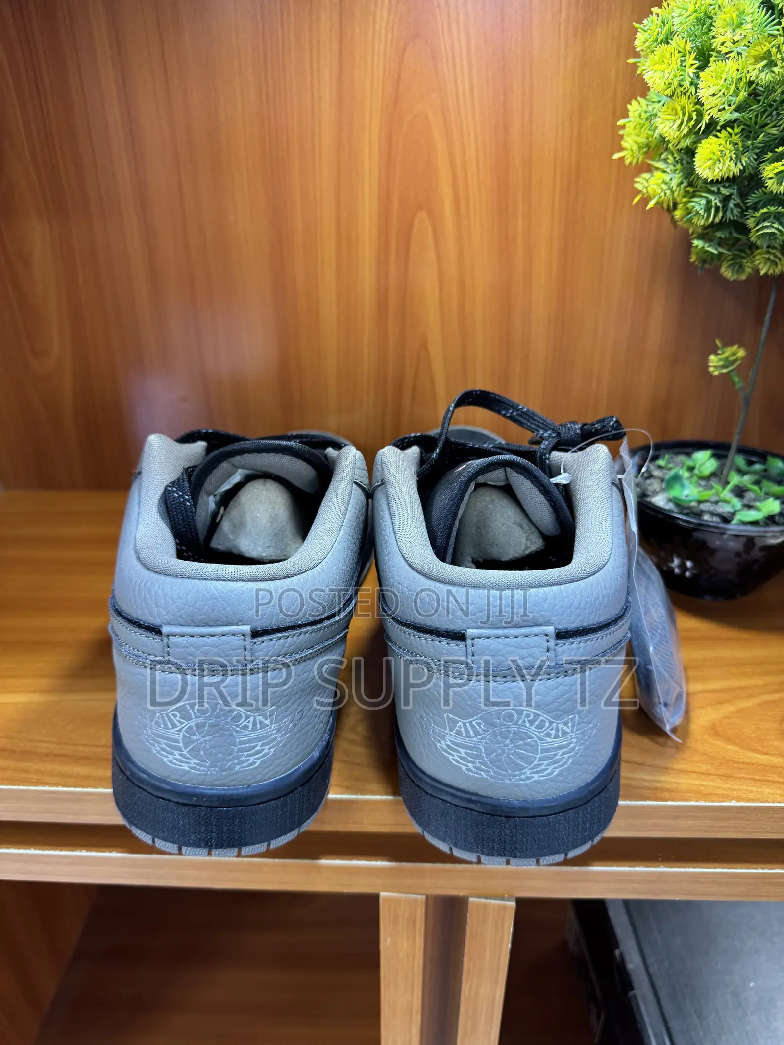 Nike Air Jordan 1 Low SE Available in Size 42.