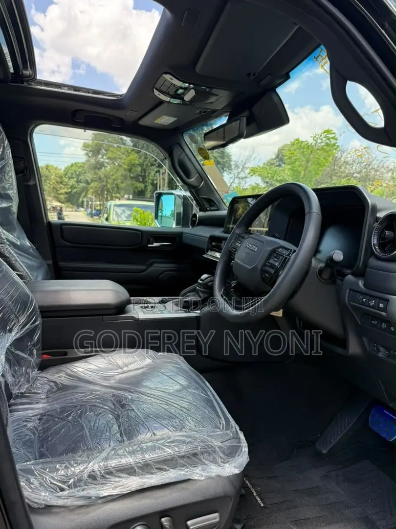 Toyota Land Cruiser Prado 2024 Black