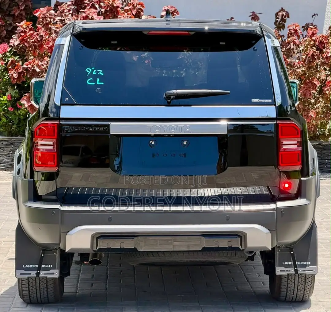Toyota Land Cruiser Prado 2024 Black